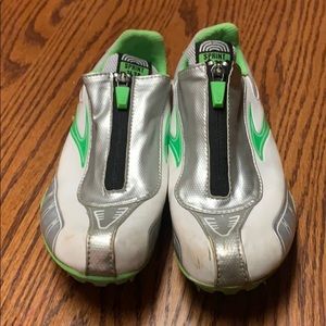 Brooks sprint 11.38 spikes